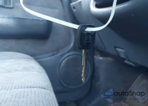 1998 Toyota Tacoma from USA, damaged, VIN 4TAVL52NXWZ009307